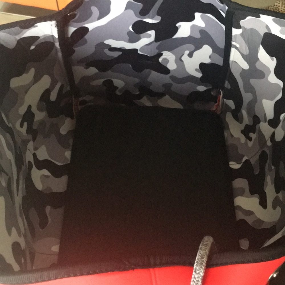 Neoprene, waterproof carry all - Picture 7 of 7